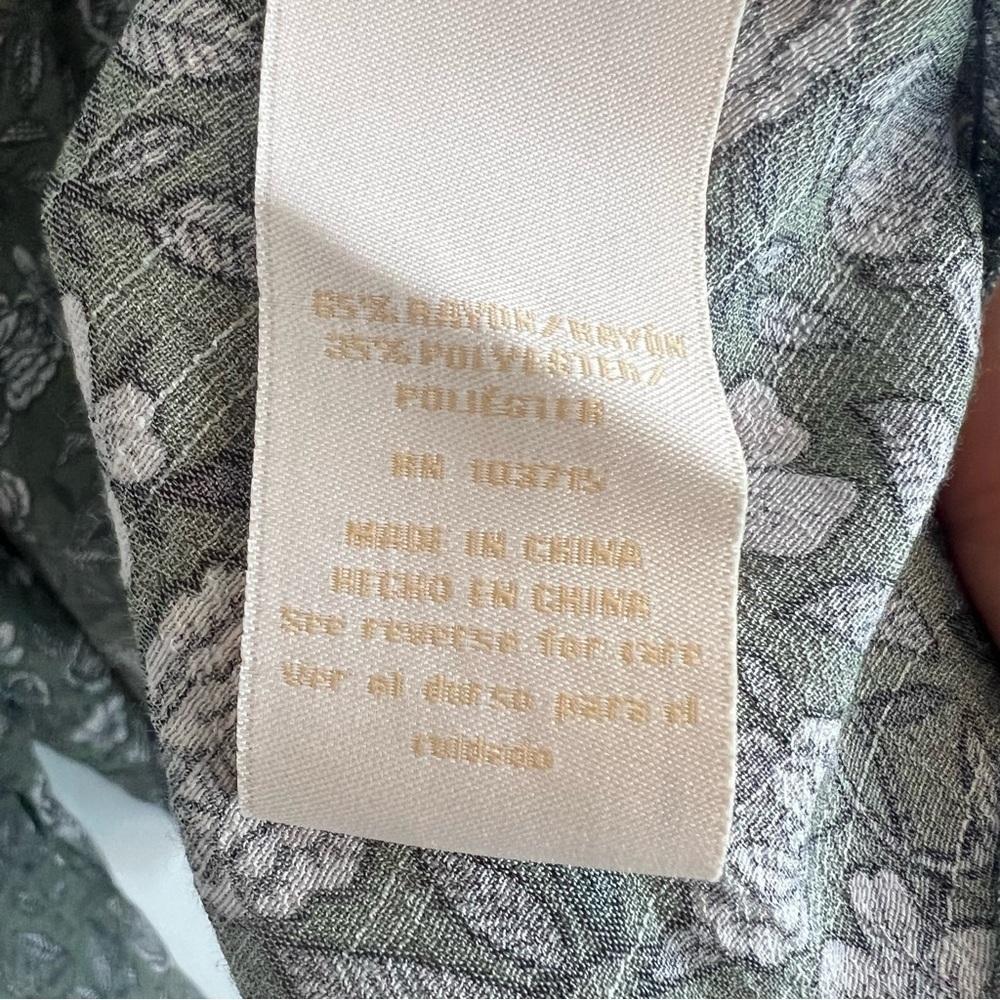 NWT Hope & Harlow Ruffle Neck Cuff Sleeve Gray Green Floral Blouse Sz XL Cottage - Picture 12 of 16